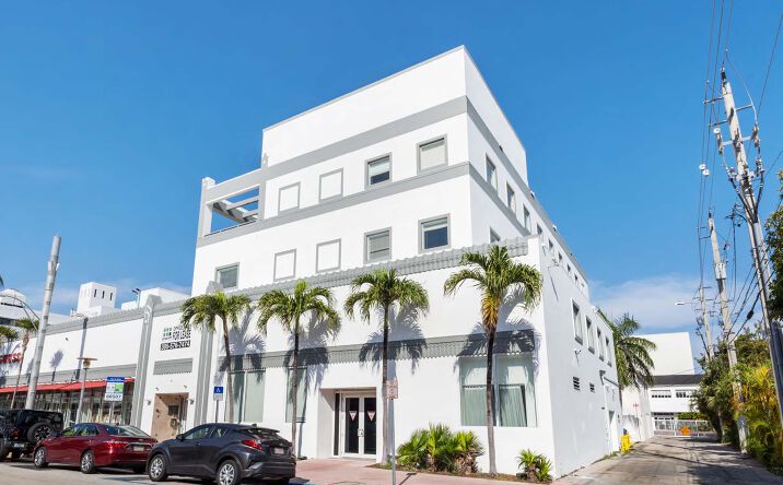 Pictures of Office property located at 560 Lincoln Rd, Miami Beach, FL 33139 for lease - image #1