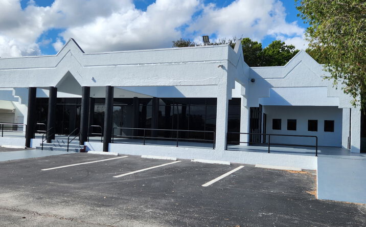 Pictures of Retail property located at 4403 S Us Highway 1 # C, Fort Pierce, FL 34982 for lease - image #1