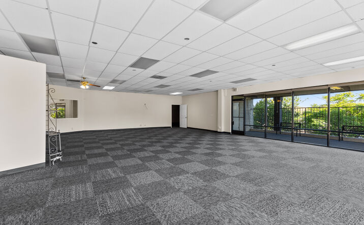 Pictures of Retail, Office property located at 28200 Bouquet Canyon Rd, Santa Clarita, CA 91350 for lease - image #1