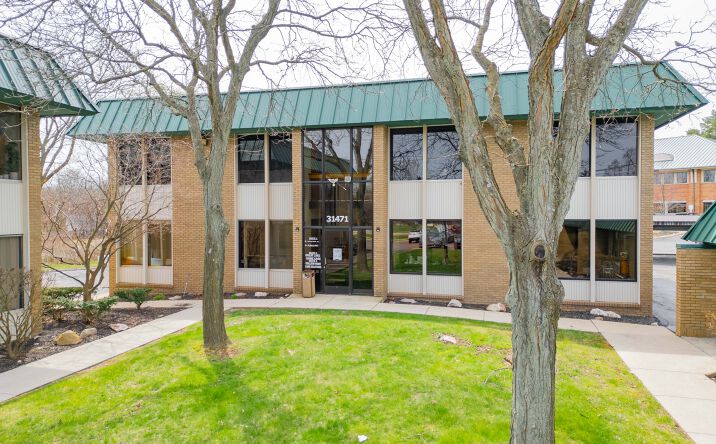 Pictures of Office property located at 31471 Northwestern Hwy, Farmington Hills, MI 48334 for lease - image #1