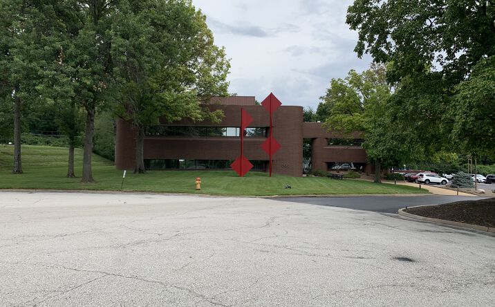 Pictures of Office property located at 600 Mason Ridge Center Dr, St. Louis, MO 63141 for lease - image #1