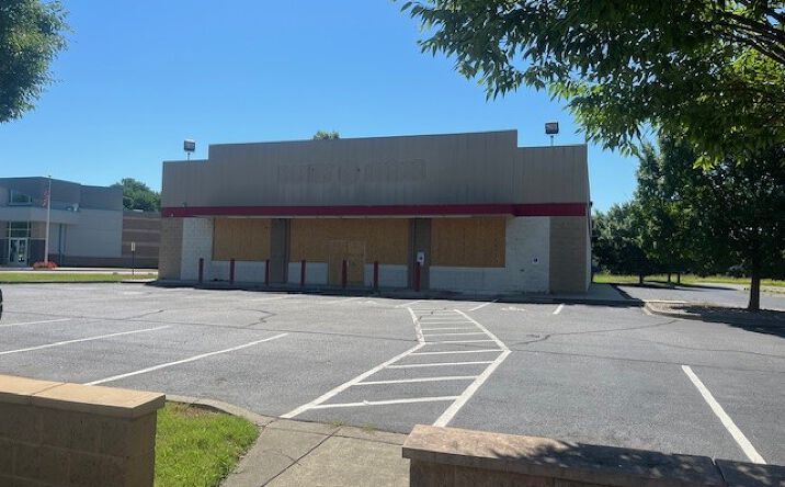 Pictures of Retail property located at 3201 Kristin Way, Louisville, KY 40216 for lease - image #1