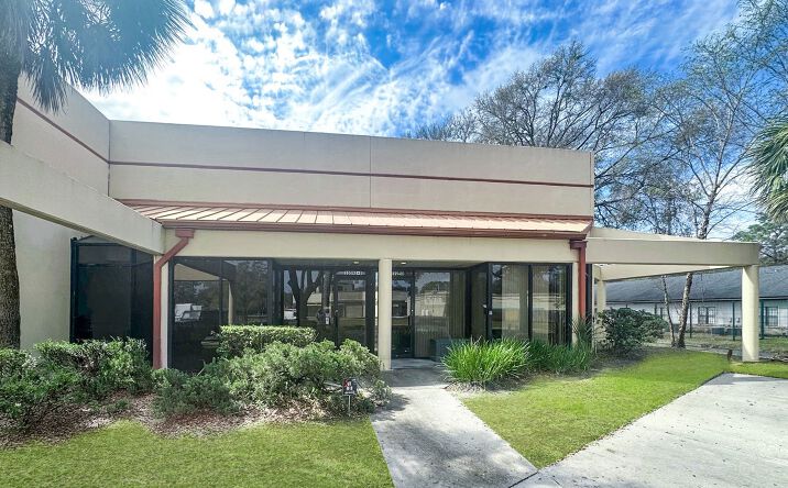 Pictures of Industrial property located at 10592 Balmoral Cir E, Jacksonville, FL 32218 for lease - image #1