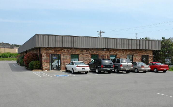 Pictures of Office property located at 120 Holiday Ct, Franklin, TN 37067 for lease - image #1