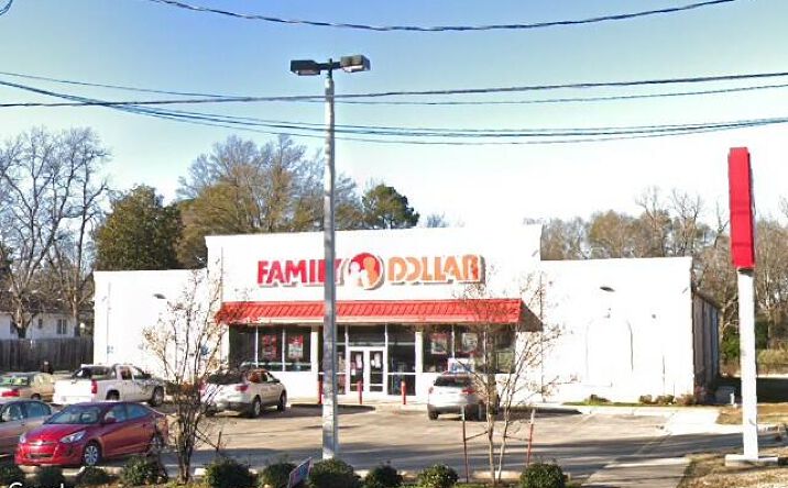 Pictures of Retail property located at 2710 Lakeshore Dr, Shreveport, LA 71109 for lease - image #1