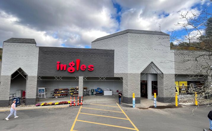 Pictures of Retail property located at 2575 NC Highway 105 S, Boone, NC 28607 for lease - image #1