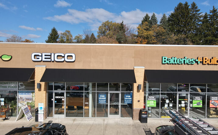 Pictures of Retail property located at 3465 William Penn Hwy, Pittsburgh, PA 15235 for lease - image #1