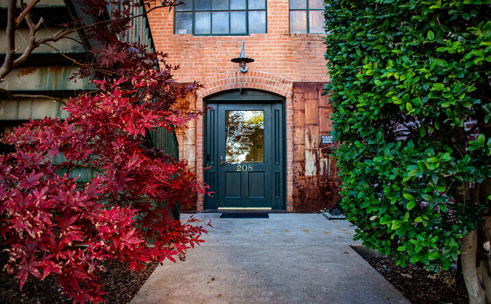 Pictures of Office property located at 208 E Louisiana St, McKinney, TX 75069 for lease - image #1