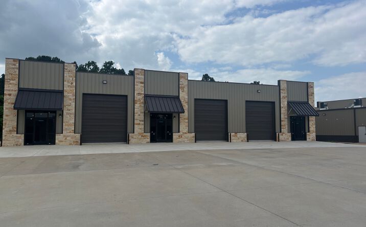 Pictures of Retail, Industrial property located at 1905 Longmire Rd, Conroe, TX 77304 for lease - image #1