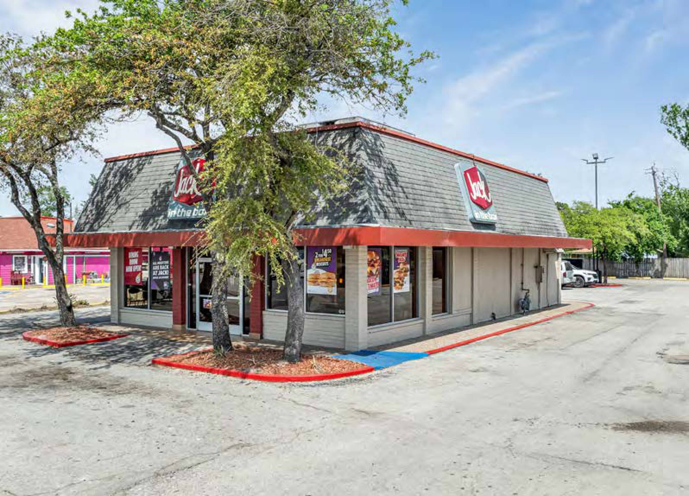 2nd Gen QSR w/Drive-Thru