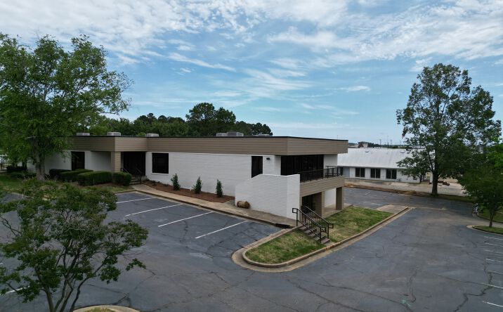 Pictures of Office property located at 346 Crossgates Blvd, Brandon, MS 39042 for lease - image #1