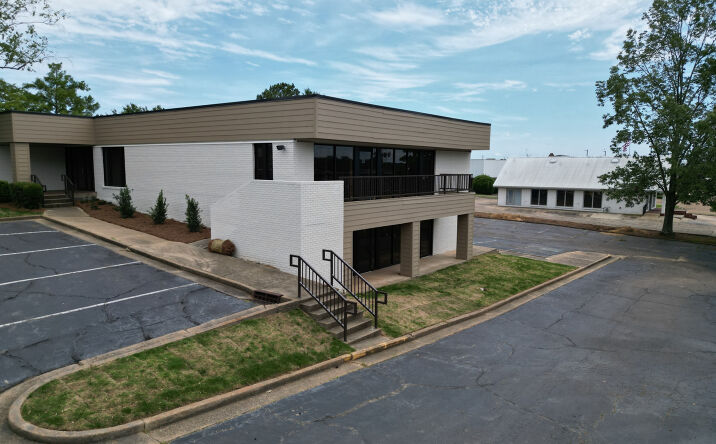 Pictures of Office property located at 346 Crossgates Blvd, Brandon, MS 39042 for lease - image \#1