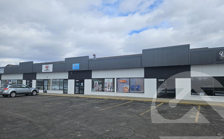 Pictures of Retail property located at 5520 Division Ave S, Grand Rapids, MI 49548 for lease - image #1