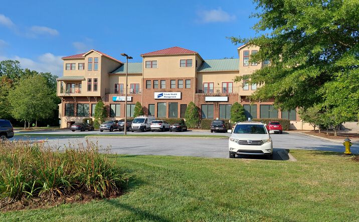 Pictures of Retail, Office property located at 475 S Church St, Hendersonville, NC 28792 for lease - image #1