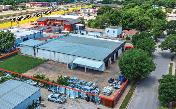 Pictures of Industrial property located at 1713 NW Dallas St, Grand Prairie, TX 75050 for lease - image #1