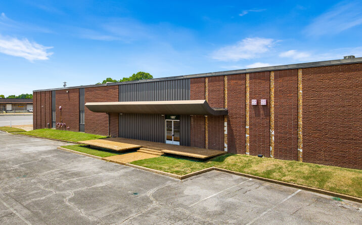 Pictures of Industrial property located at 1887 Latham St, Memphis, TN 38106 for lease - image #1