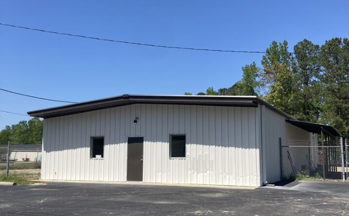 Pictures of Office, Industrial property located at 1921 W Sumter St, Florence, SC 29501 for lease - image #1
