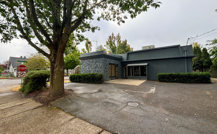 Pictures of Office property located at 2185 Liberty St NE, Salem, OR 97301 for lease - image #1