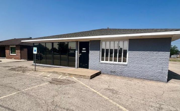Pictures of Office property located at 1703 N Big Spring St, Midland, TX 79701 for lease - image #1