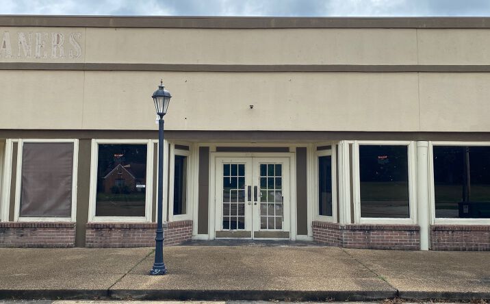 Pictures of Retail, Office property located at 4970 Raymond Ave, Tupelo, MS 38801 for lease - image #1