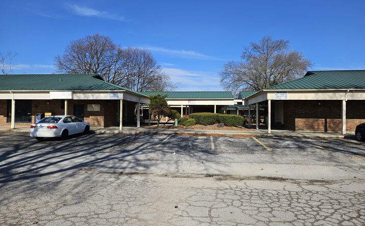 Pictures of Retail property located at 5544 147th St, Oak Forest, IL 60452 for lease - image #1