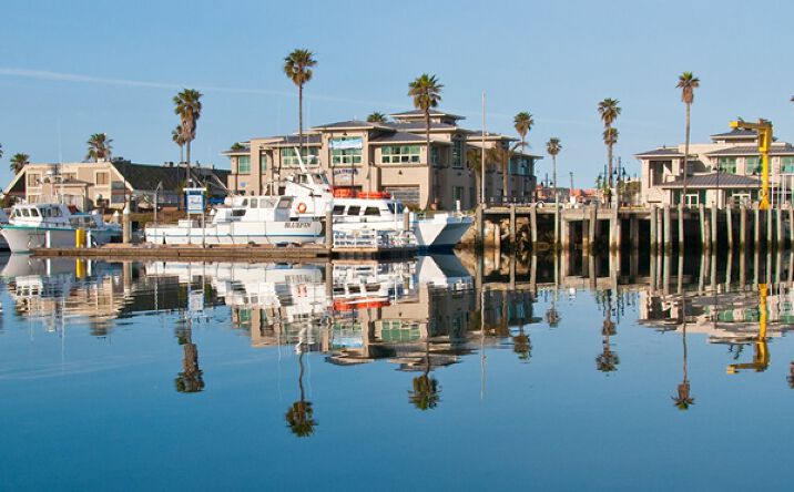 Pictures of Retail property located at 3500 Harbor Blvd, Oxnard, CA 93035 for lease - image #1