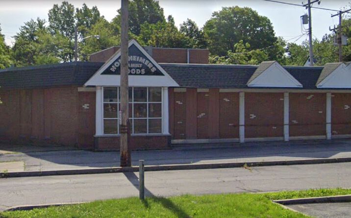 Pictures of Retail property located at 26598 Lakeshore Blvd, Euclid, OH 44132 for lease - image #1