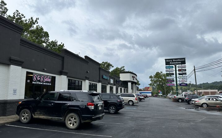 Pictures of Retail, Office property located at 3101 Lee Hwy, Bristol, VA 24202 for lease - image #1