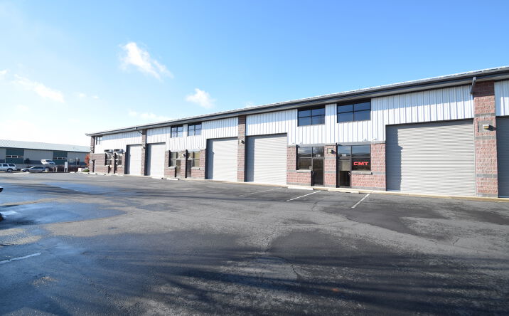 Pictures of Industrial property located at 2121 SW Deerhound Ave, Redmond, OR 97756 for lease - image #1