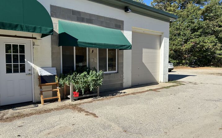 Pictures of Retail, Industrial property located at 41 Goboro Rd, Epsom, NH 03234 for lease - image #1
