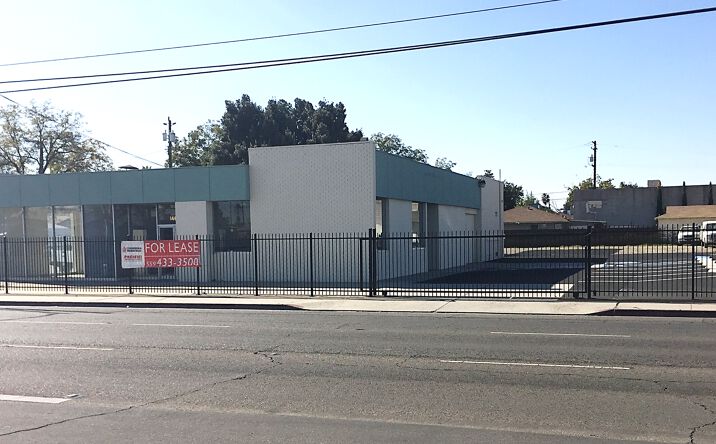 Pictures of Retail, Industrial, Special Purpose property located at 1461 N Blackstone Ave, Fresno, CA 93728 for lease - image #1