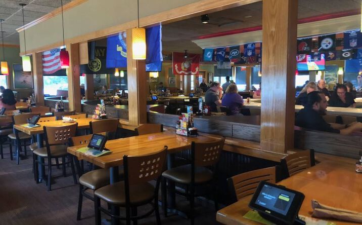 Pictures of Restaurant property located at 7175 State Road 70 E, Bradenton, FL 34203 for lease - image #1