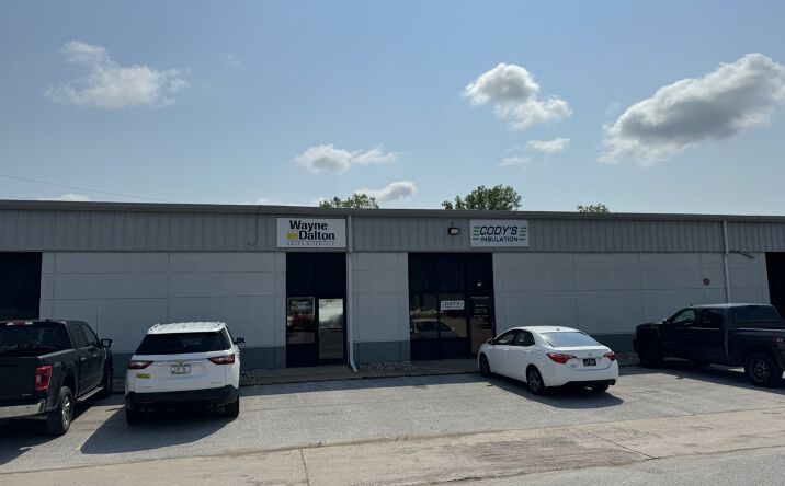 Pictures of Office, Industrial property located at 5111 Tremont Ave, Davenport, IA 52807 for lease - image #1