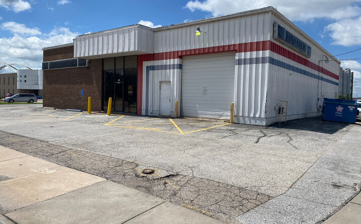Pictures of Office, Industrial property located at 312 17th St, Bettendorf, IA 52722 for lease - image #1