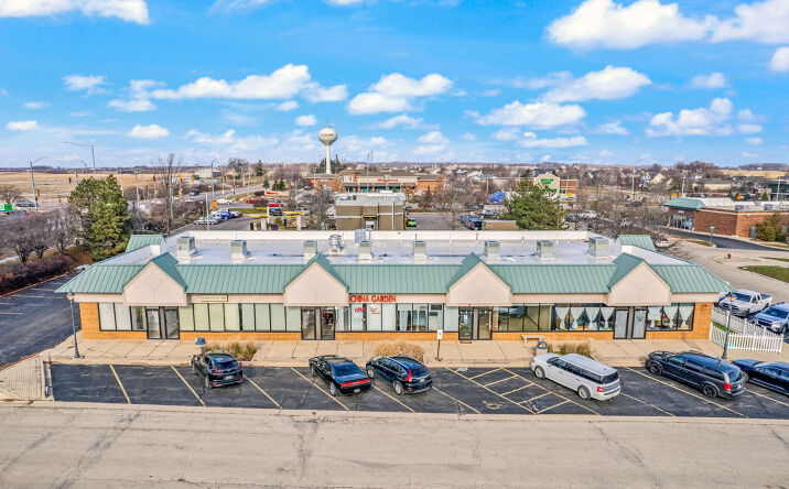 Pictures of Retail property located at 108 Valley Dr, Elburn, IL 60119 for lease - image #1