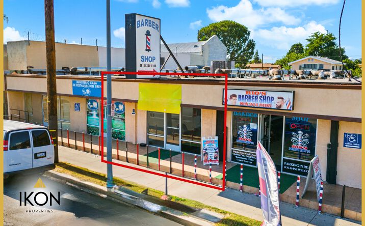 Pictures of Retail property located at 17746 Saticoy St, Los Angeles, CA 91335 for lease - image #1