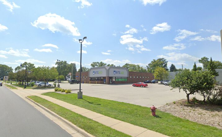 Pictures of Retail property located at 1607 24th St, Port Huron, MI 48060 for lease - image #1