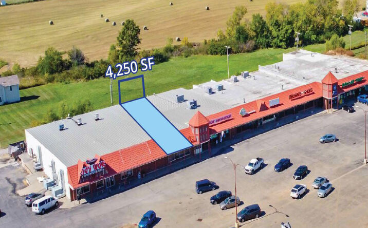 Pictures of Retail property located at 1400 S Main St, Maryville, MO 64468 for lease - image #1