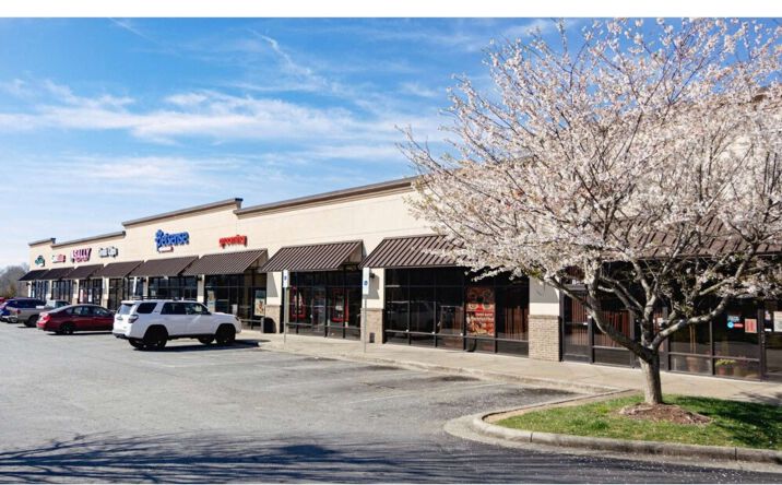 Pictures of Retail property located at 1009 Blowing Rock Blvd, Lenoir, NC 28645 for lease - image #1
