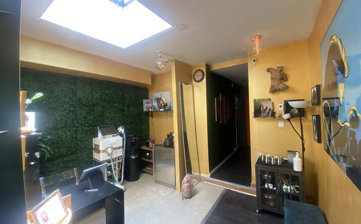 Pictures of Retail, Office property located at 243-245 W 38th St, New York, NY 10018 for lease - image #1