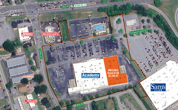 Pictures of Retail property located at 100 Peachwood Center Dr, Spartanburg, SC 29301 for lease - image #1
