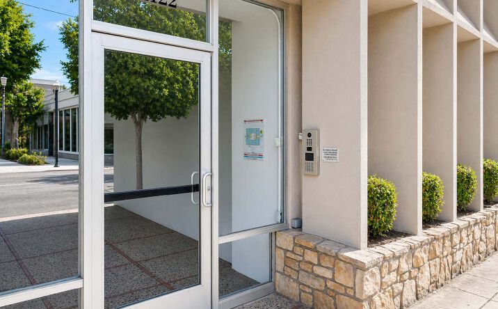 Pictures of Office property located at 1122 S Robertson Blvd, Los Angeles, CA 90035 for lease - image #1