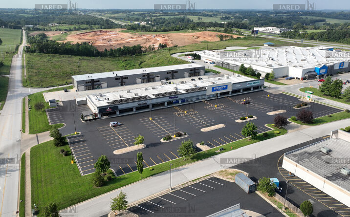 Pictures of Retail property located at 1932 W Retail Ln, Ozark, MO 65721 for lease - image #1