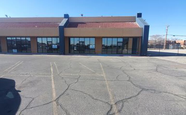 Pictures of Retail property located at 3333 N Yarbrough Dr, El Paso, TX 79925 for lease - image #1