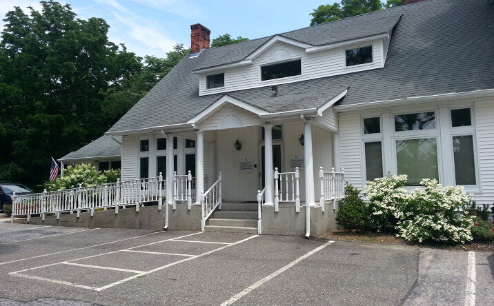 Pictures of Office property located at 269 Middle Country Rd, Smithtown, NY 11787 for lease - image #1