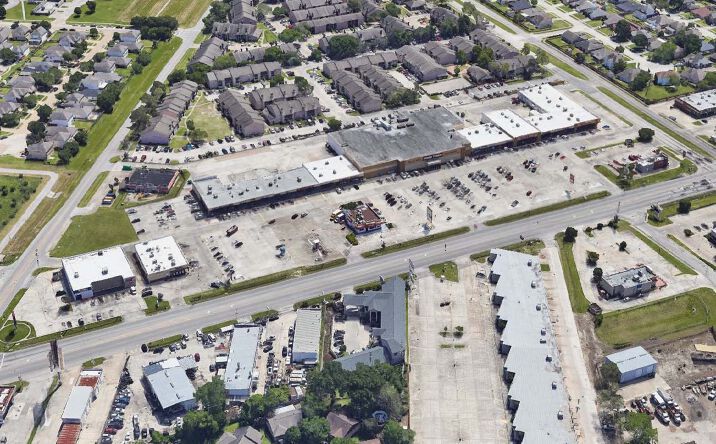 Pictures of Retail property located at 3435 Spears Rd, Houston, TX 77067 for lease - image #1