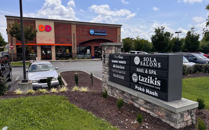 Pictures of Retail property located at 206 Indian Lake Blvd, Hendersonville, TN 37075 for lease - image #1