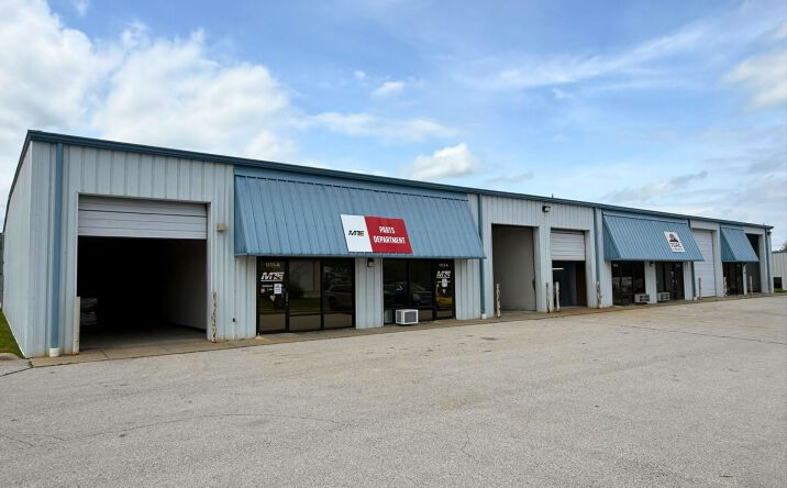 Pictures of Industrial property located at 1111-1119 Falcon Crest Ct, Nixa, MO 65714 for lease - image #1