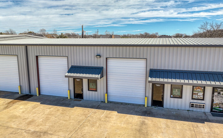 Pictures of Retail, Industrial property located at 118 Marble Ct, Aledo, TX 76008 for lease - image #1