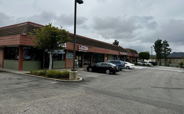 Pictures of Retail property located at 722 Wendy Dr, Thousand Oaks, CA 91320 for lease - image #1
